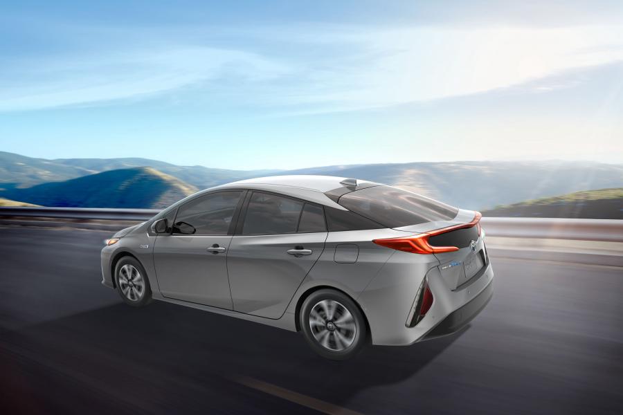  Toyota Prius Prime 2016 года  (NA) (фото 34 из 55)